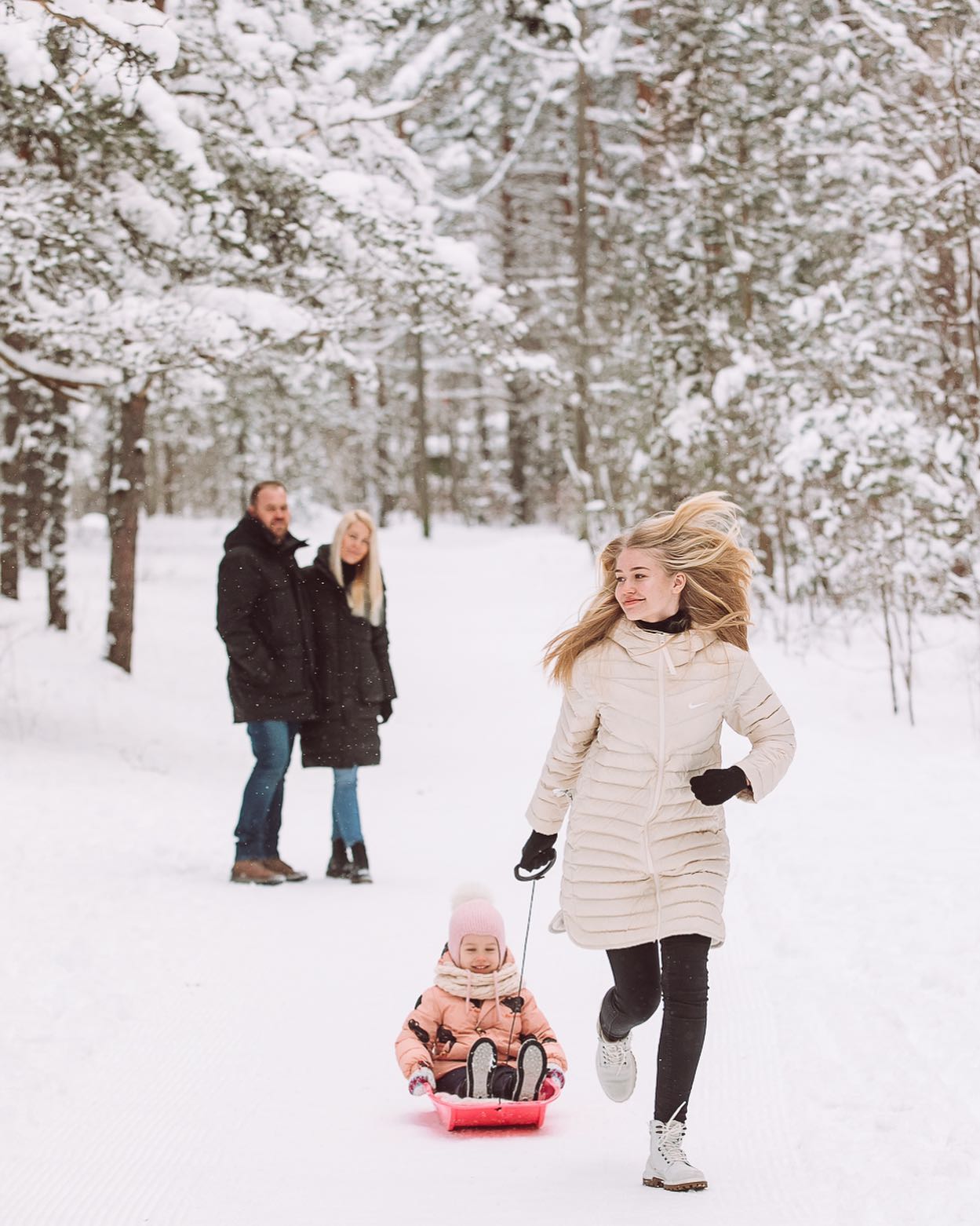 Kas märkasite, kui ilus talveilm meile on saabunud!? ❄️
Kasutage kohe vōimalust tulla nädalavahetusel minisessioonidele:
25 min 125.- kōik failid!
Kell 10.30-14, Kirjuta mulle 🙌
#maristreufeldtphotography #perepildid #talvepildid #lumi #ōuepildistamine